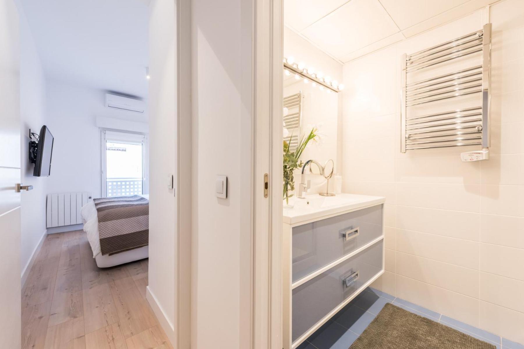 Chueca Suites Мадрид Екстериор снимка
